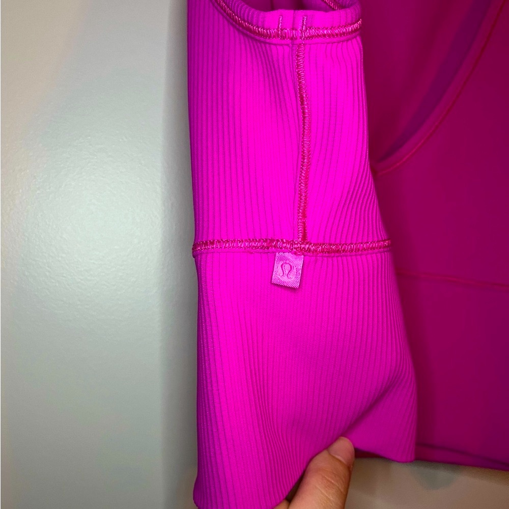 SOLD Lululemon Power Pivot Tank Top *Rib in Sonic Pink Size 8 - Picture 8 of 8
